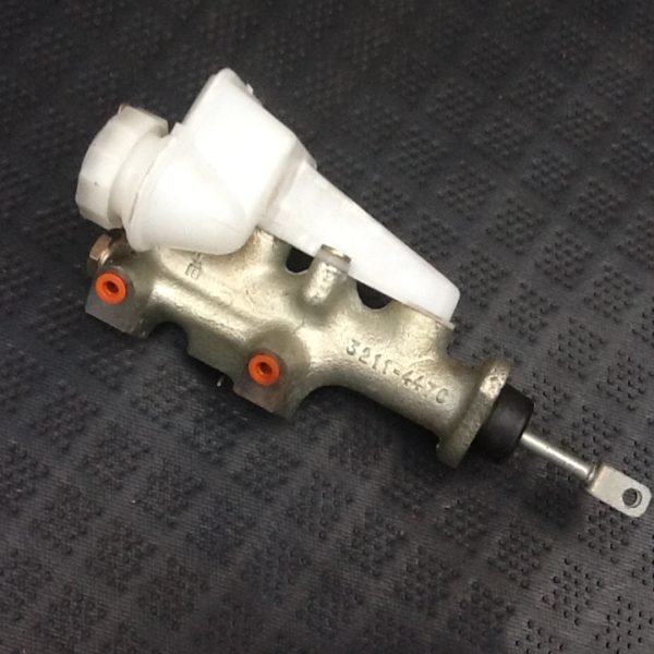 Brake master cylinder