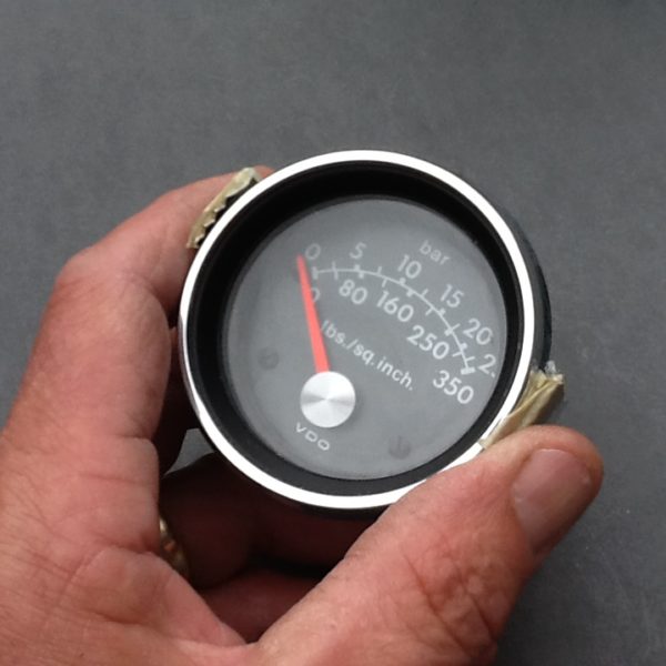 VDO Pressure Gauge 24volt made in Germany 352.471/1/3