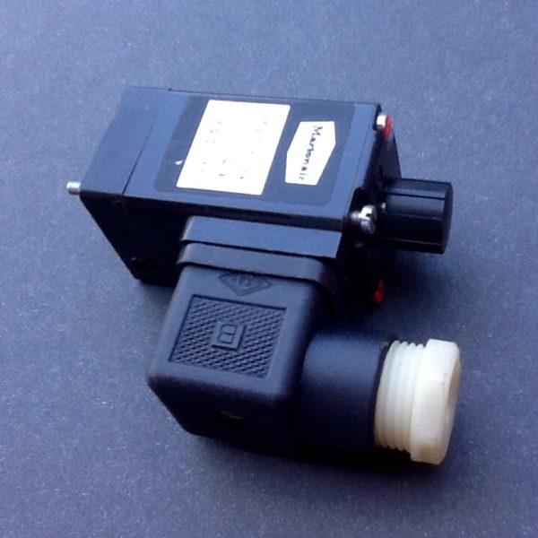 MARTONAIR SHUTTLE VALVE Solenoid Valve Type: M /2400