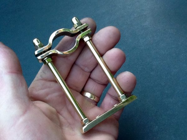 Brass Pillar Pipe Brackets