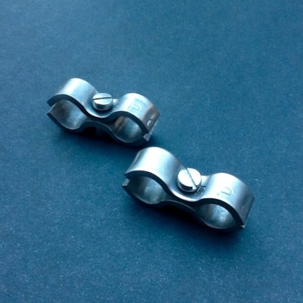 Double fuel pipe clips