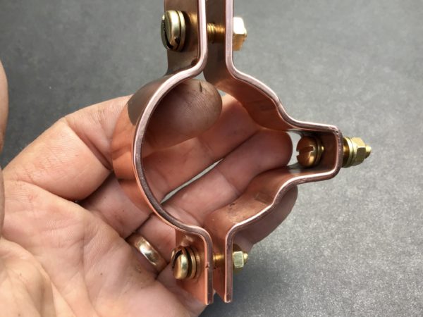 Copper Universal Pipe Clamp 50mm Diameter Copper Pipe Fittings