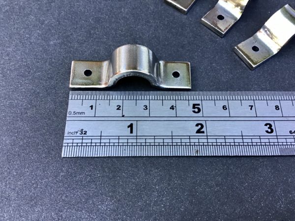 Pipe saddle clips 12mm