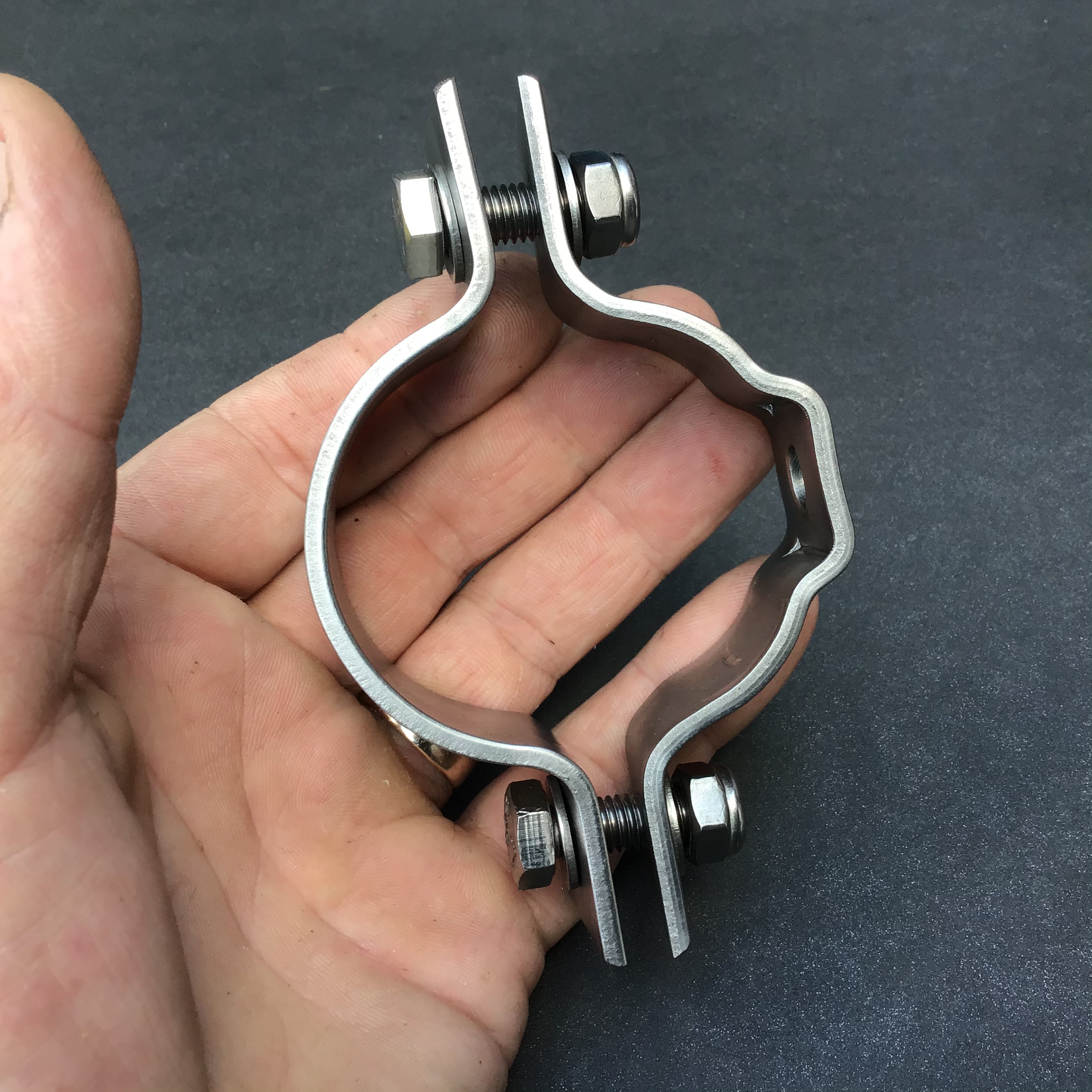 38mm Uni Clamp Stainless Steel Close Surface Pipe Installation Bracket 38mm Uni Clamp Stainless Steel Close Surface Pipe Installation Bracket