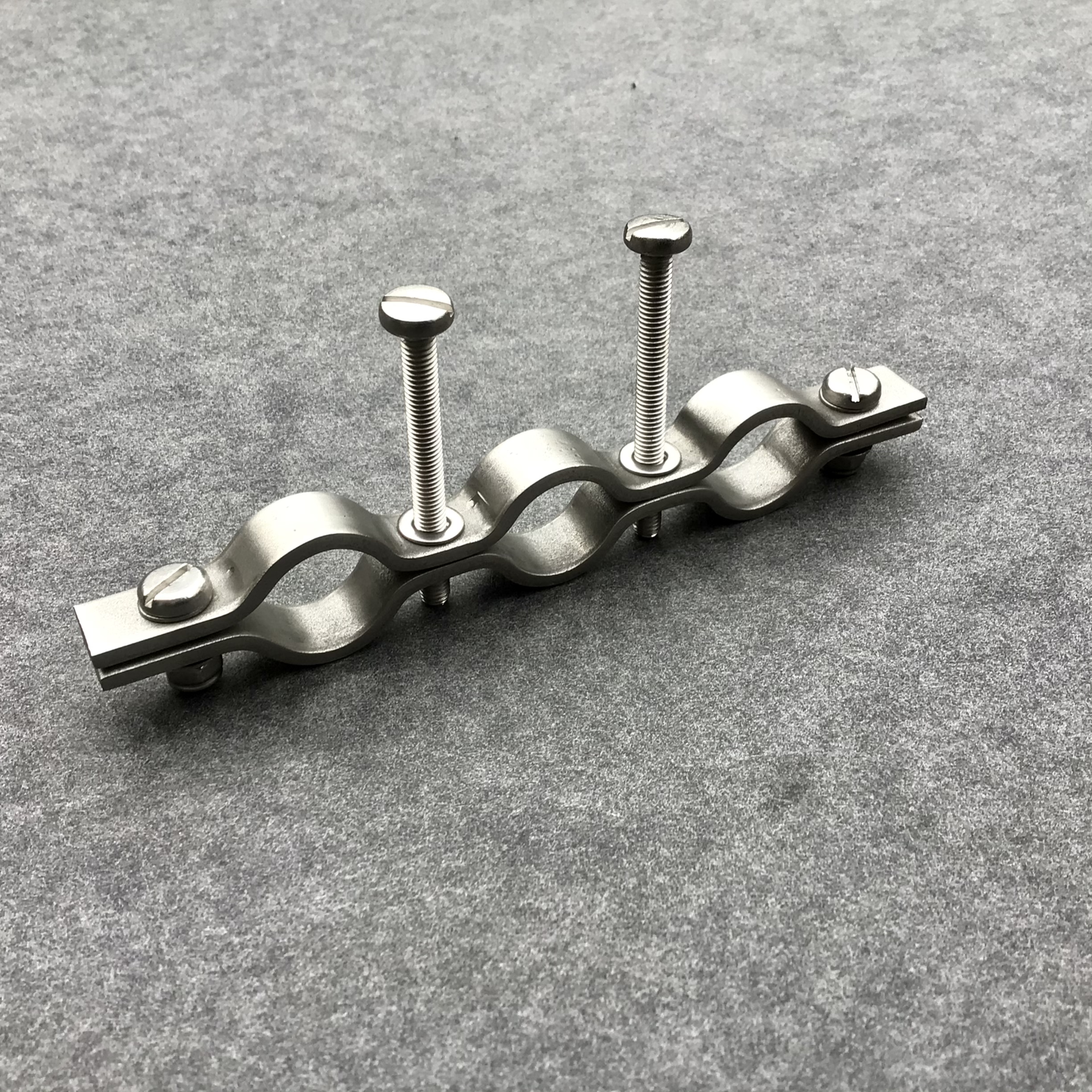 Stainless Steel Pipe Clamp Bracket 20mm Diameter Ports